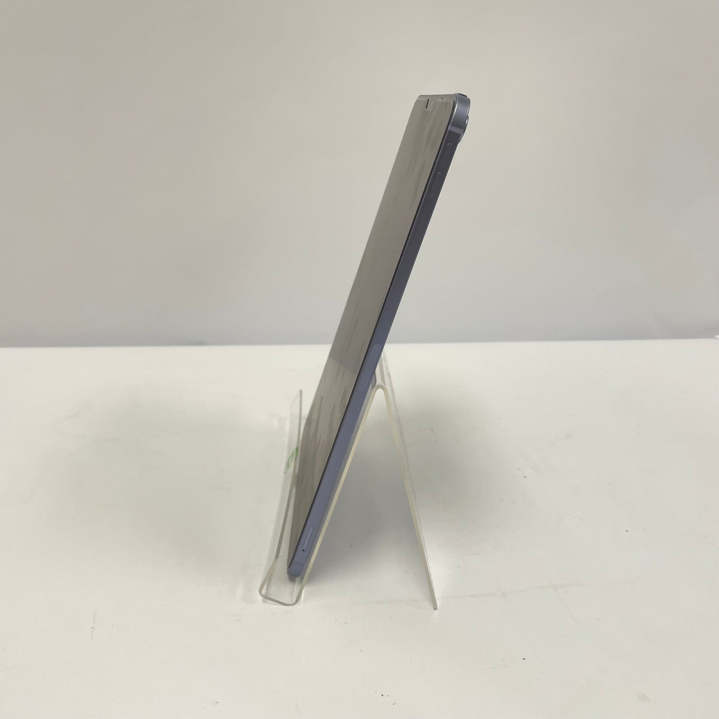 Unlocked Apple iPad Air 5th Gen 64GB Purple MME93LL/A