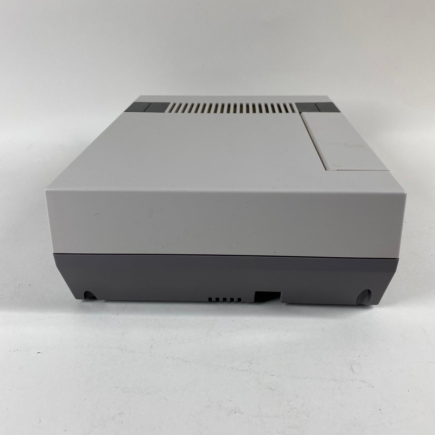 Nintendo Entertainment System NES Video Game Console NES-001 Gray