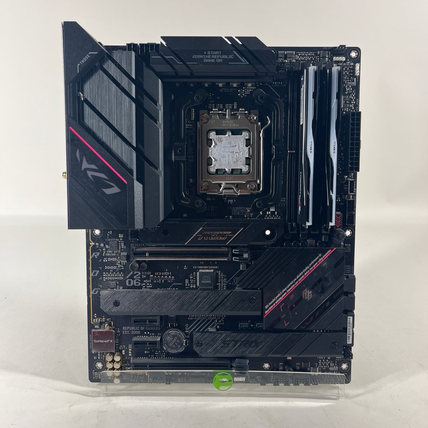 Asus ROG Strix B650E-F Gaming WiFi AM5 ATX with Ryzen 7 7800X3D 32gb DDR5 Ram