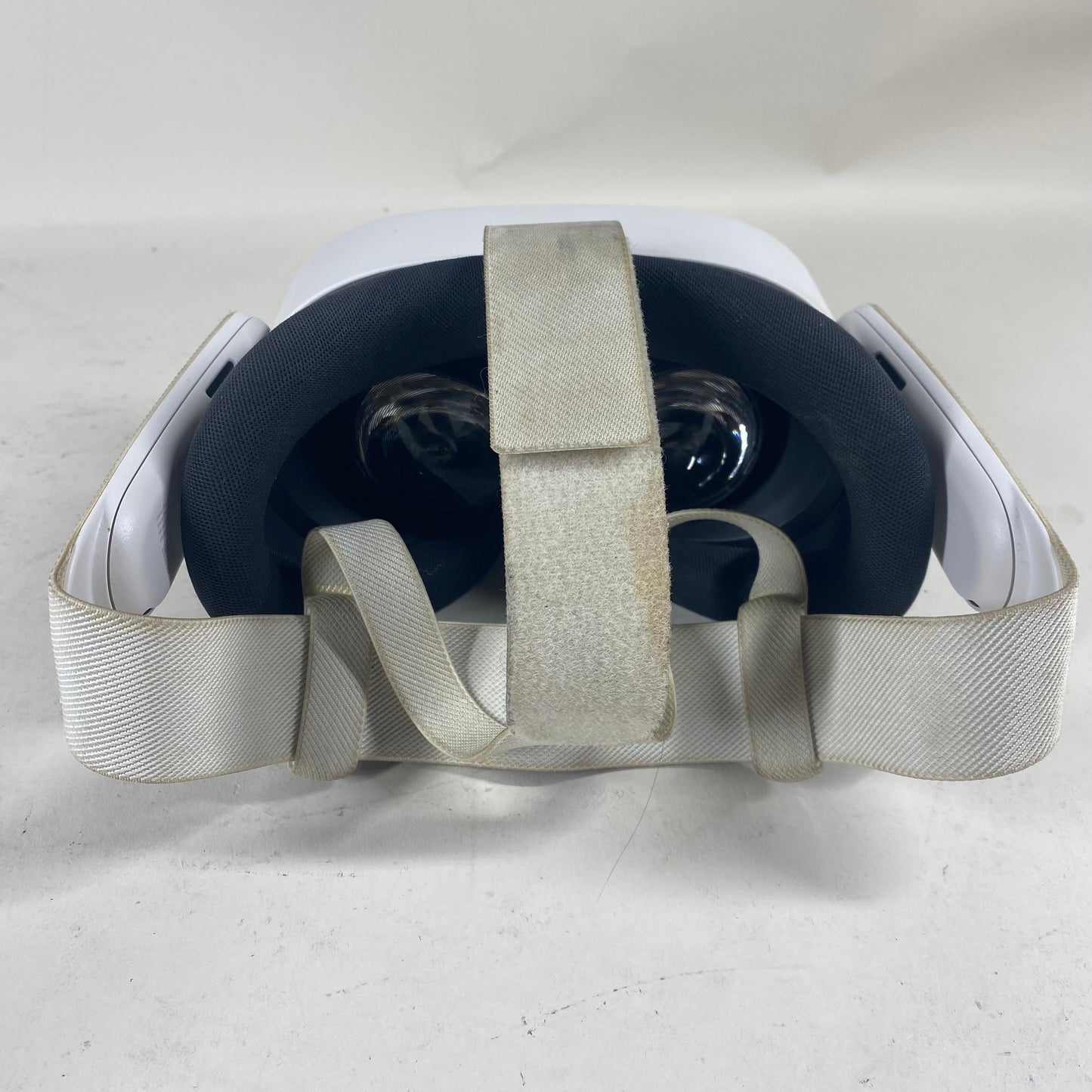 Meta Quest 3S 128GB Standalone All-in-One VR Headset P97