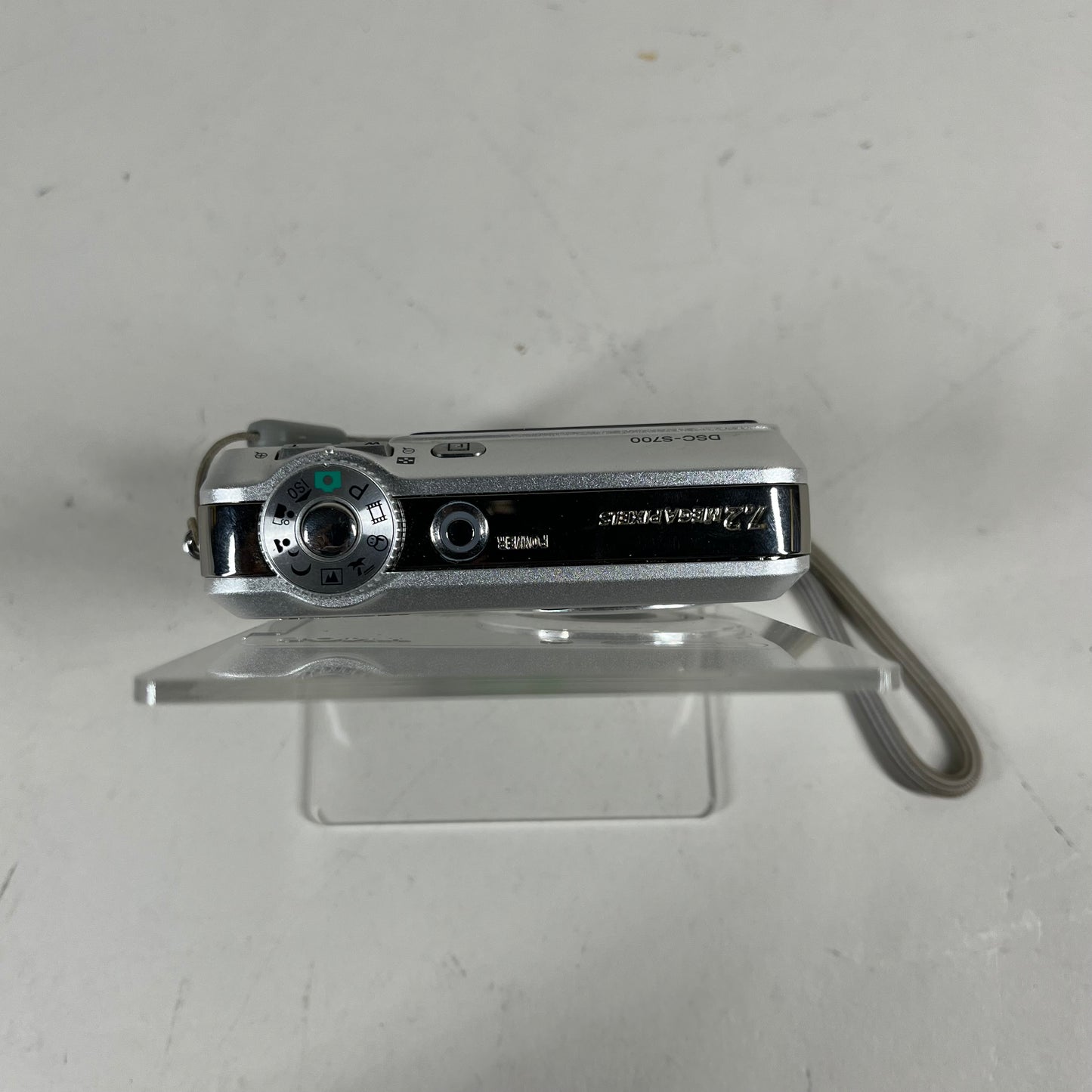 Sony Cyber-Shot DSC-S700 7.2MP Digital Point-And-Shoot Camera