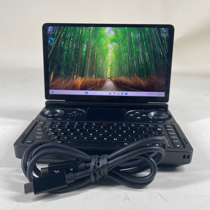 GPD Win Mini Zen 4 G1617-01 7" Ryzen 8840U 3.3GHz 32G RAM 2TB SSD Radeon 890M