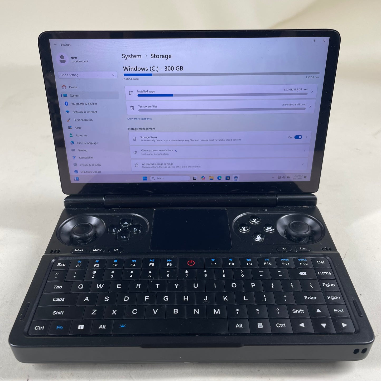 GPD Win Mini Zen 4 G1617-01 7" Ryzen 8840U 3.3GHz 32G RAM 2TB SSD Radeon 890M