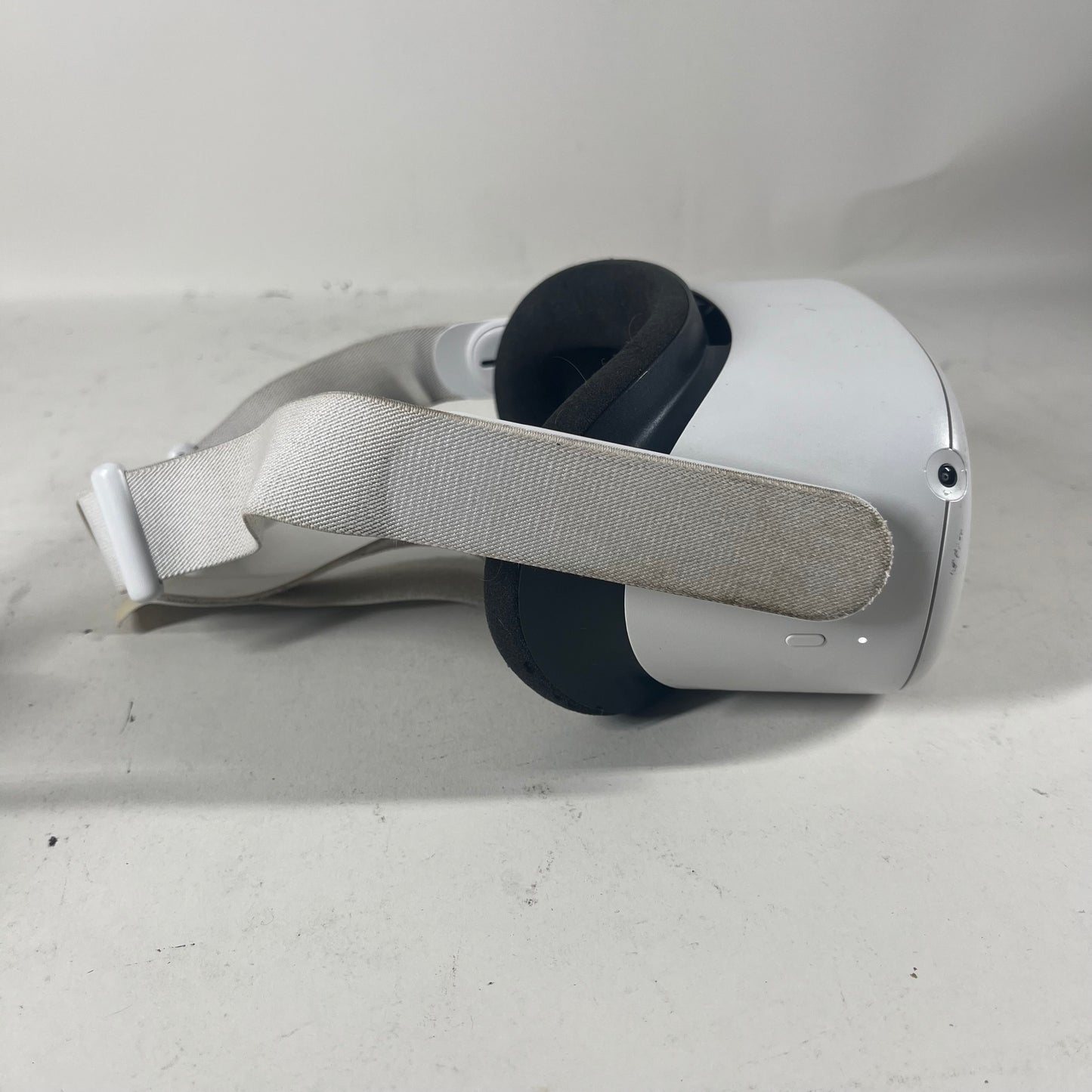 Meta Quest 2 128GB Standalone All-in-One VR Headset KW49CM