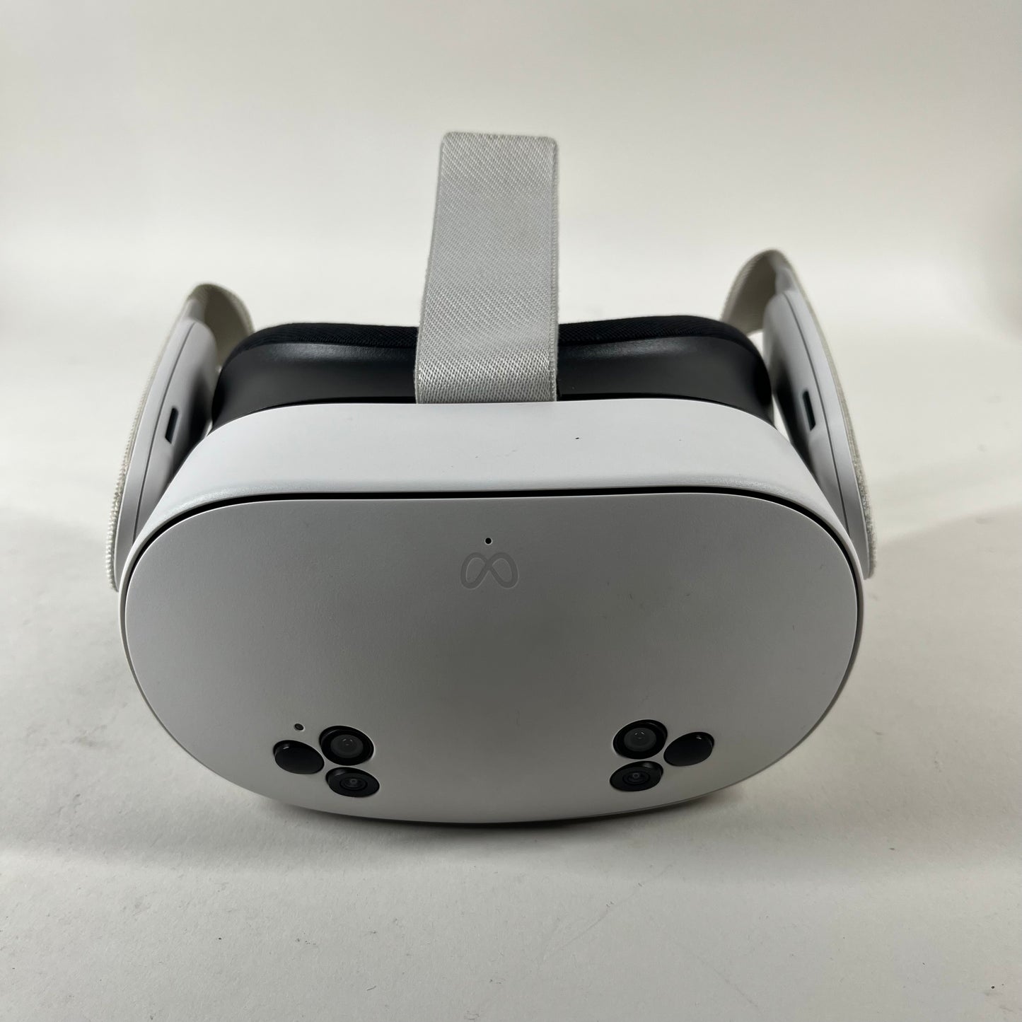 Meta Quest 3S 128GB Standalone All-in-One VR Headset P97