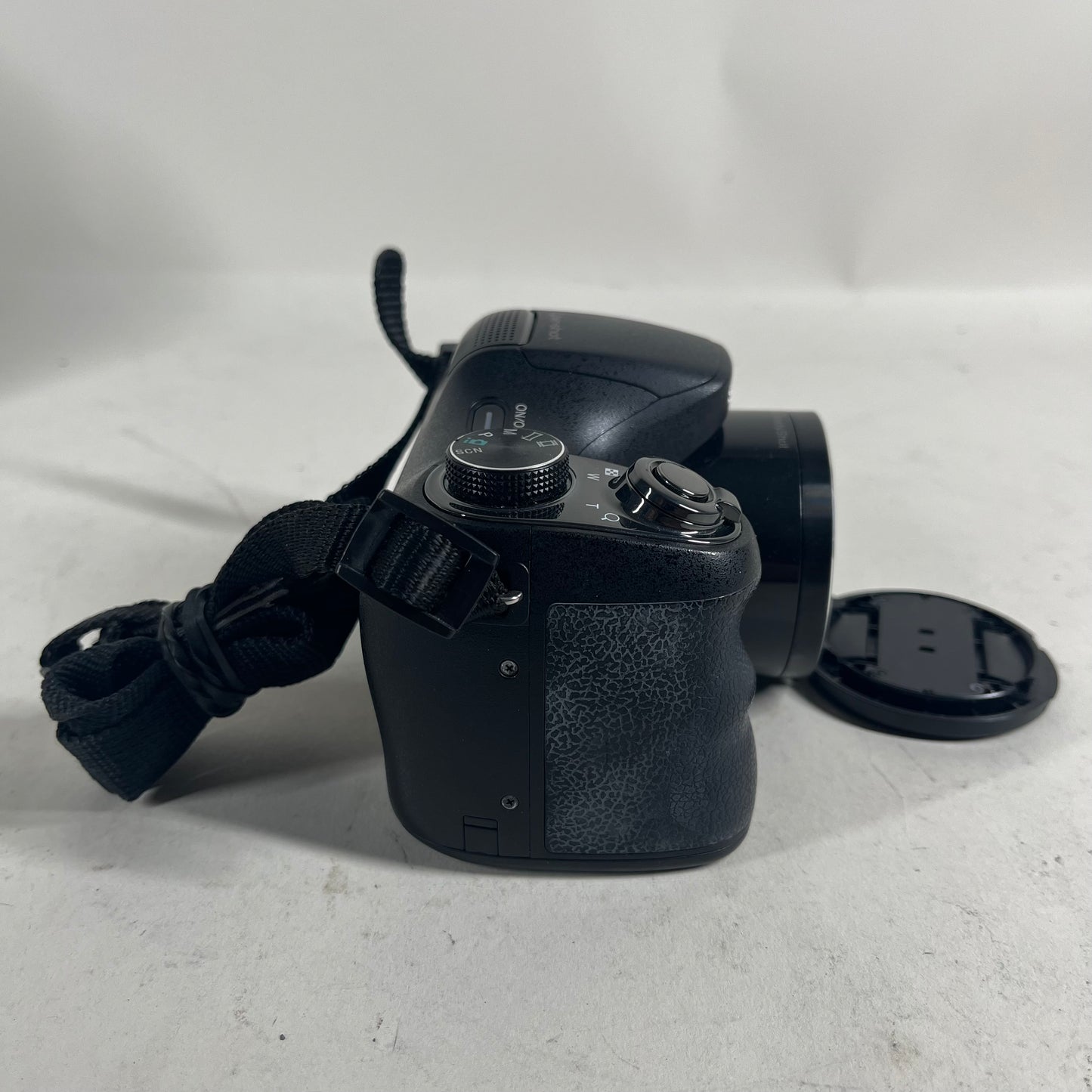 Sony Cyber-shot DSC-H200 20.1MP Digital Point-And-Shoot Camera