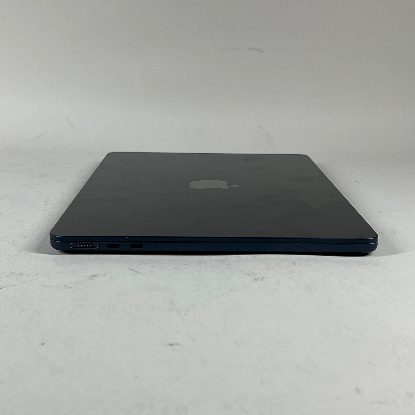 2022 Apple MacBook Air 13.6" M2 8C GPU 3.5GHz 8GB RAM 256GB SSD A2681