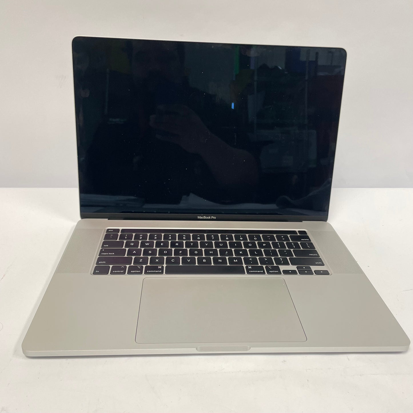 2019 Apple MacBook Pro 16" i7 2.6GHz 16GB RAM 512GB SSD Silver A2141