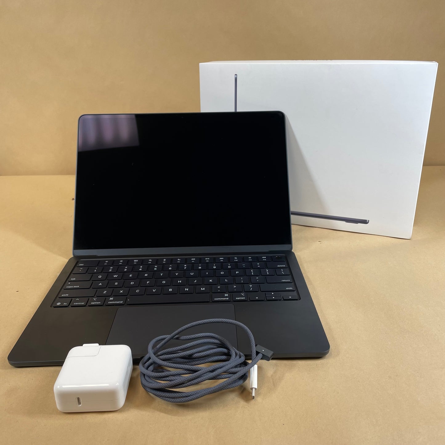 2025 Apple MacBook Air 13.6" M4 8 Core 4.5GHz 16GB RAM 256GB SSD MW123LL/A