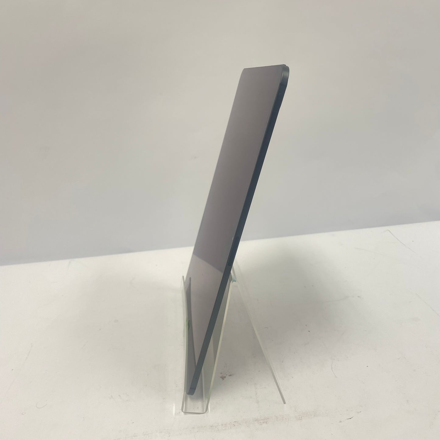 Unlocked Apple iPad Pro 13" M4 256GB Space Black NVXR3LL/A