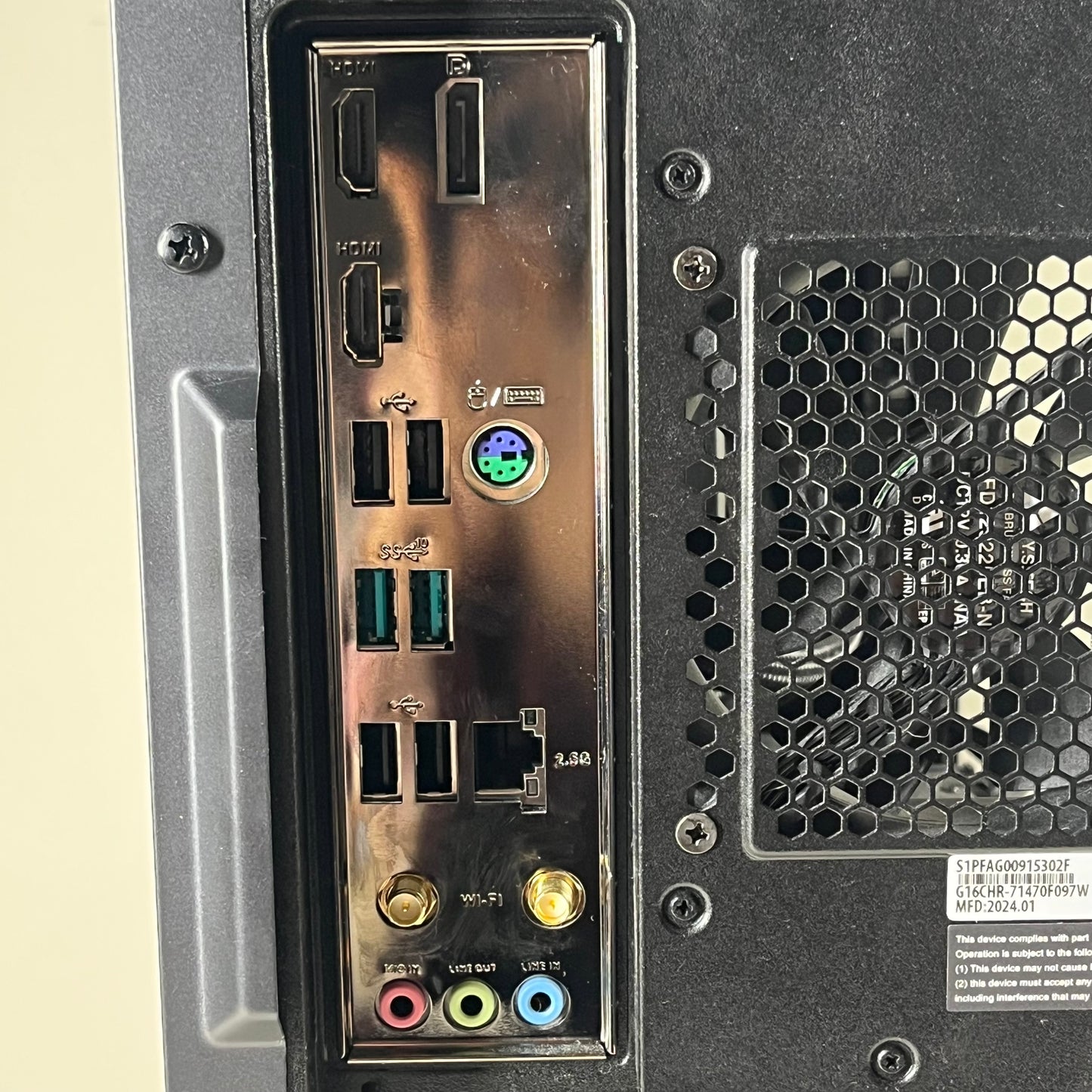 Asus ROG STRIX G16CHR i7-1400F 2.10GHz 32GB RAM ASUS GeForce RTX 4060 Ti