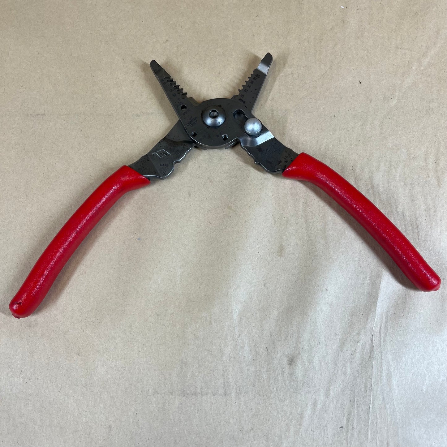 Snap-On PWCS9ACF 9" Wire Cutter Stripper Crimper Red Soft Grip