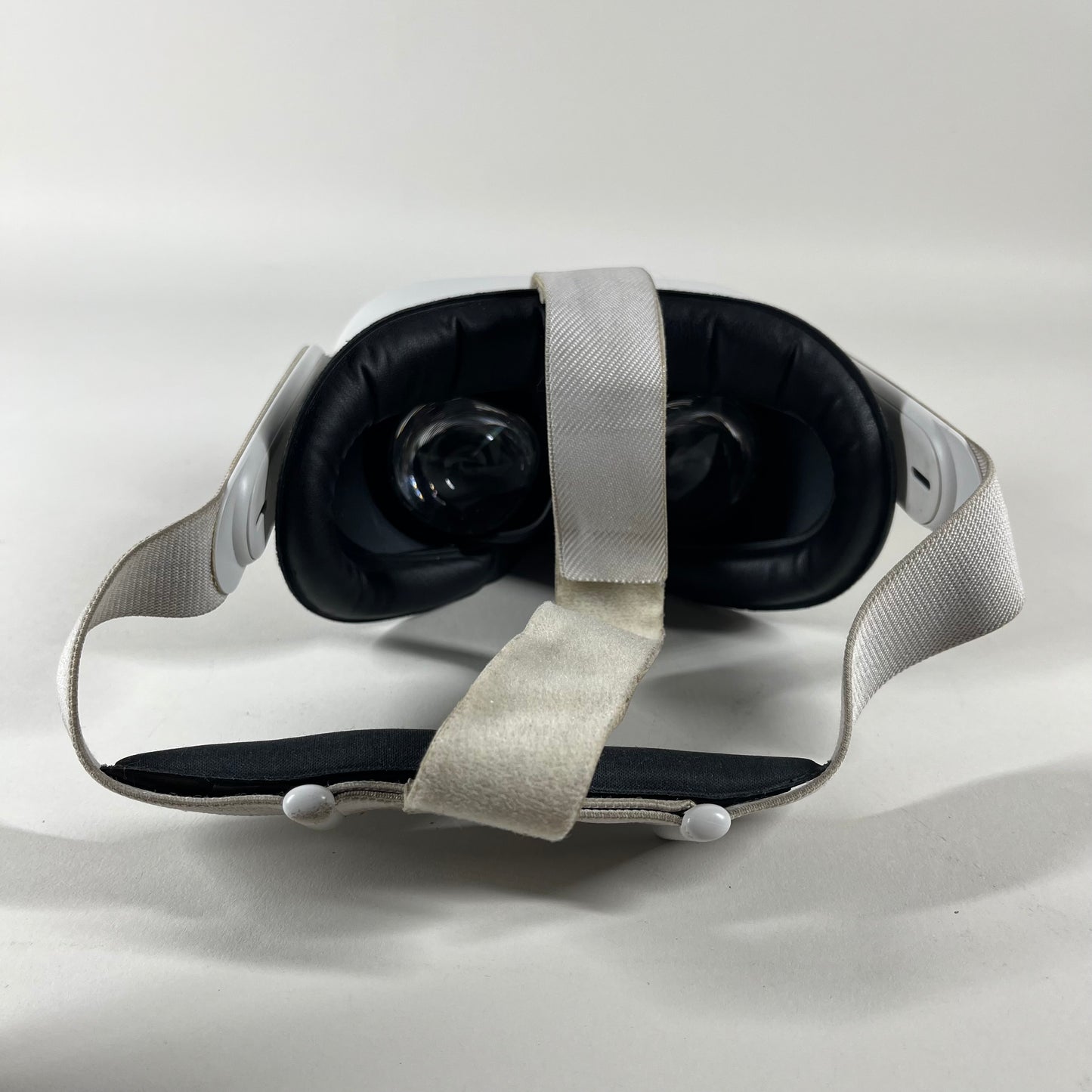 Meta Quest 2 128GB Standalone All-in-One VR Headset KW49CM