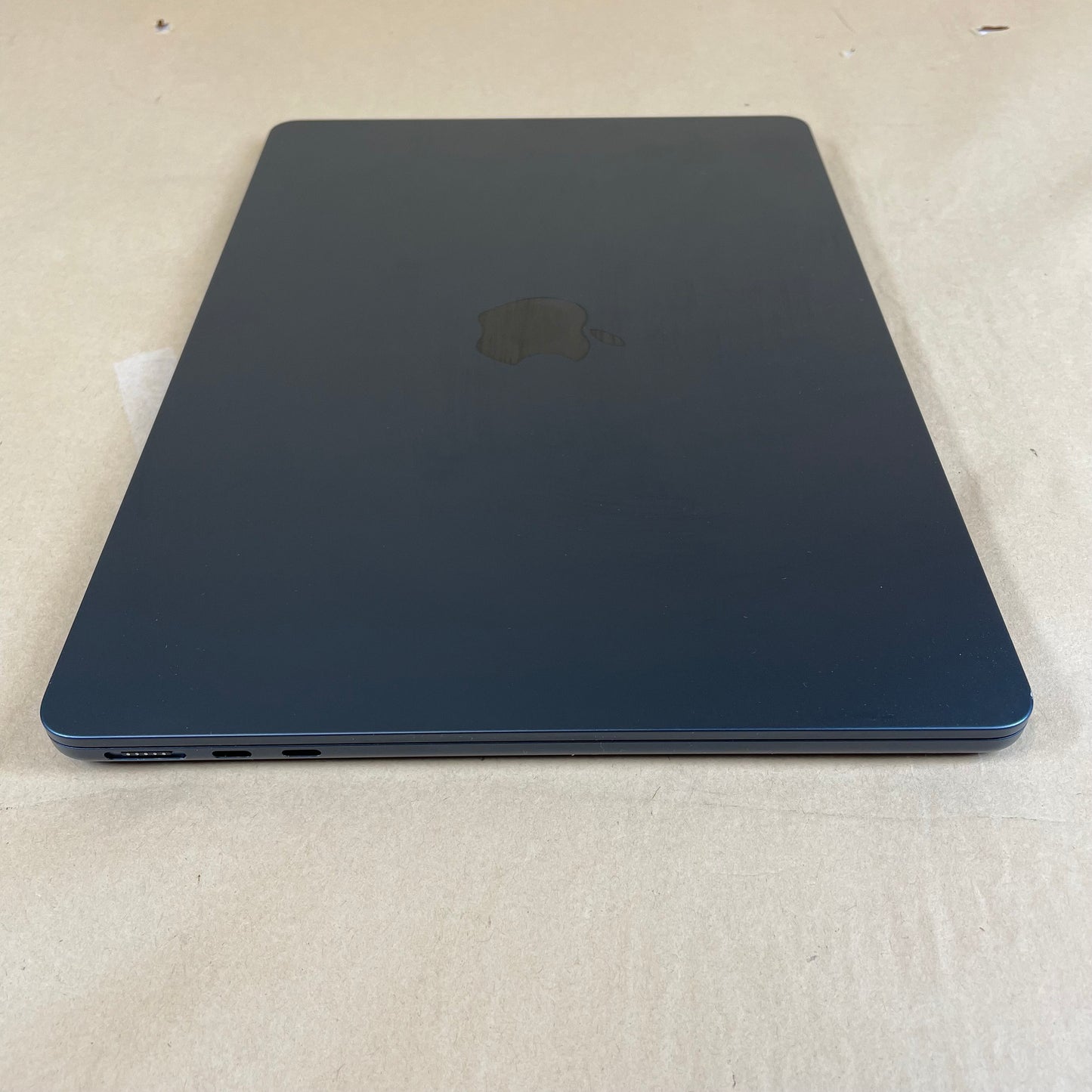 2025 Apple MacBook Air 13.6" M4 8 Core 4.5GHz 16GB RAM 256GB SSD MW123LL/A