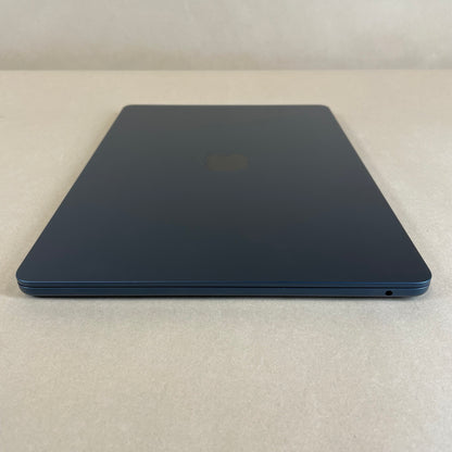 2024 Apple MacBook Air 13.6" M3 8C GPU 4.0GHz 16GB RAM 256GB SSD A3113