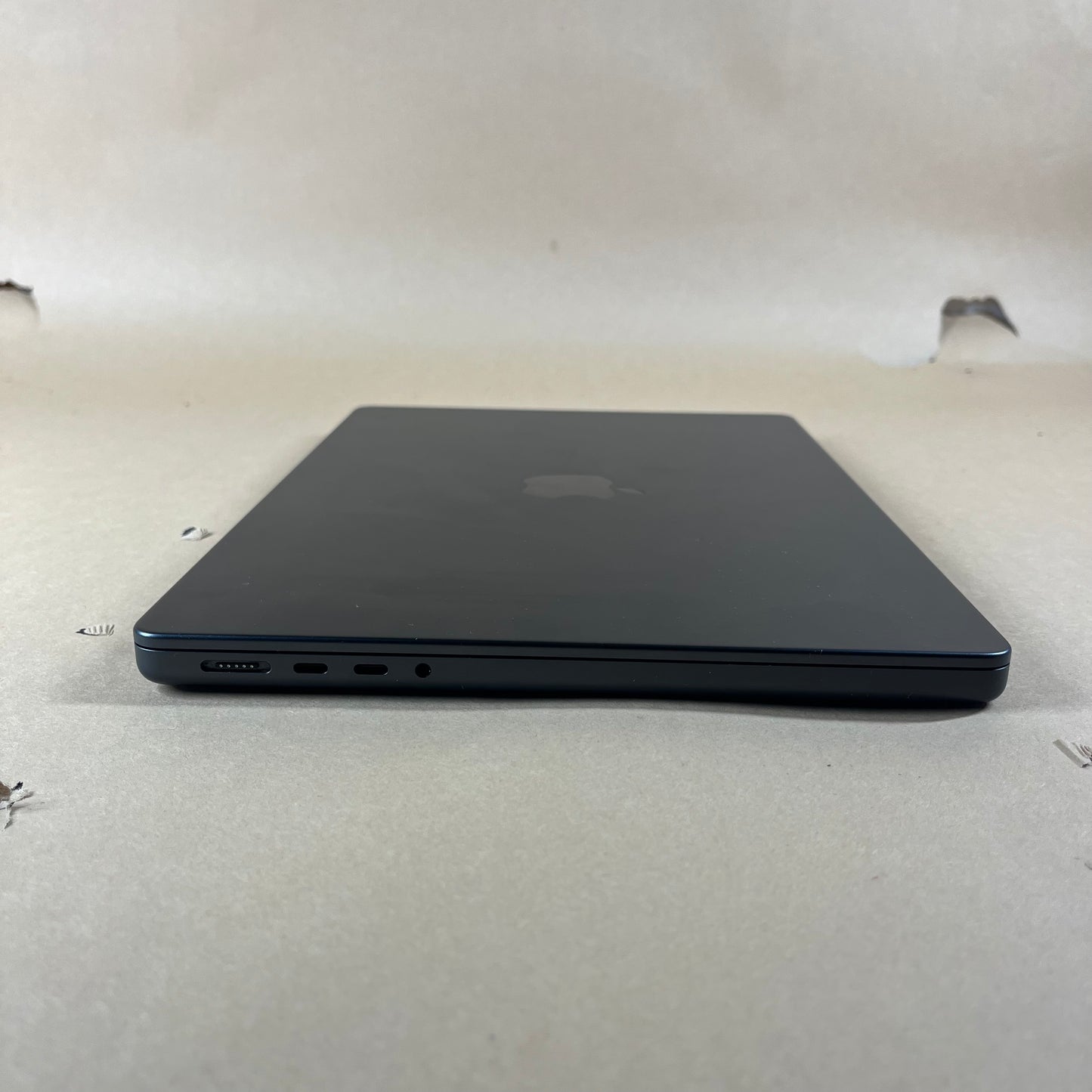 2023 Apple MacBook Pro 14" M3 Pro 14C GPU 4.0GHz 18GB RAM 512GB SSD A2992