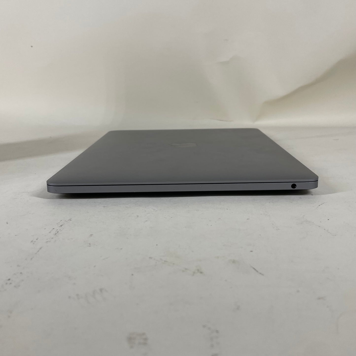 2020 Apple MacBook Pro 13.3" M1 8C GPU 3.2GHz 8GB RAM 256GB SSD A2338