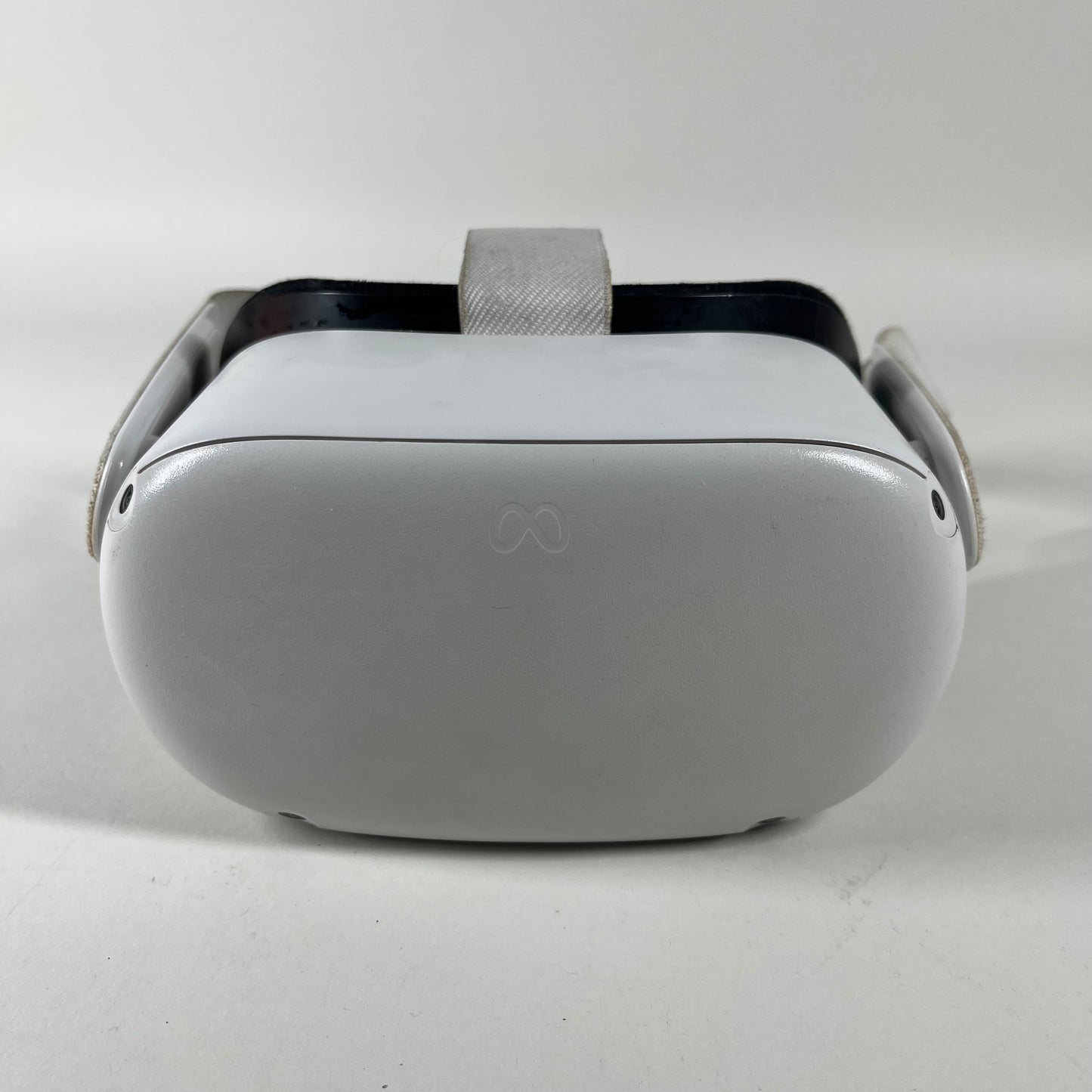 Meta Quest 2 128GB Standalone All-in-One VR Headset KW49CM