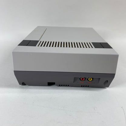 Nintendo Entertainment System NES Video Game Console NES-001 Gray