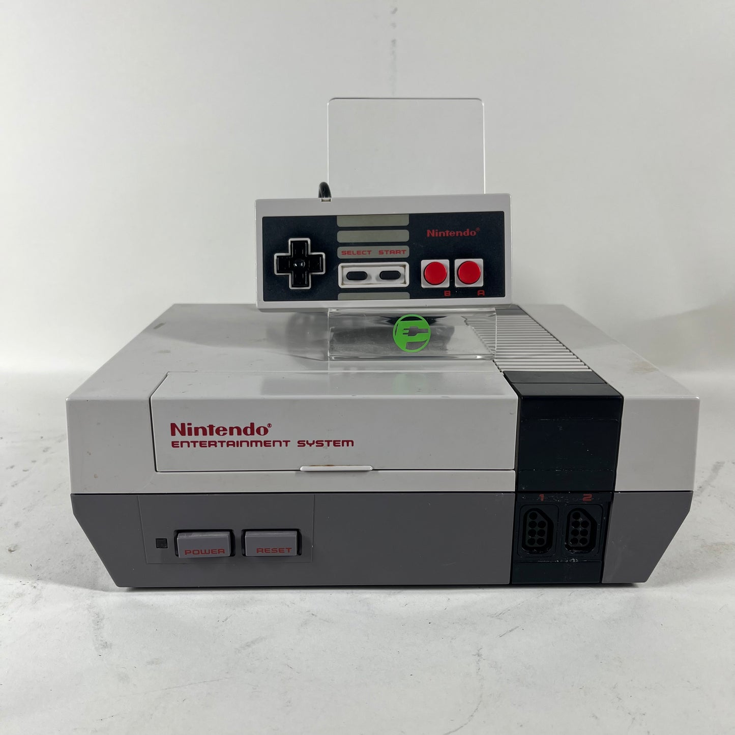 Nintendo Entertainment System NES Video Game Console NES-001 Gray