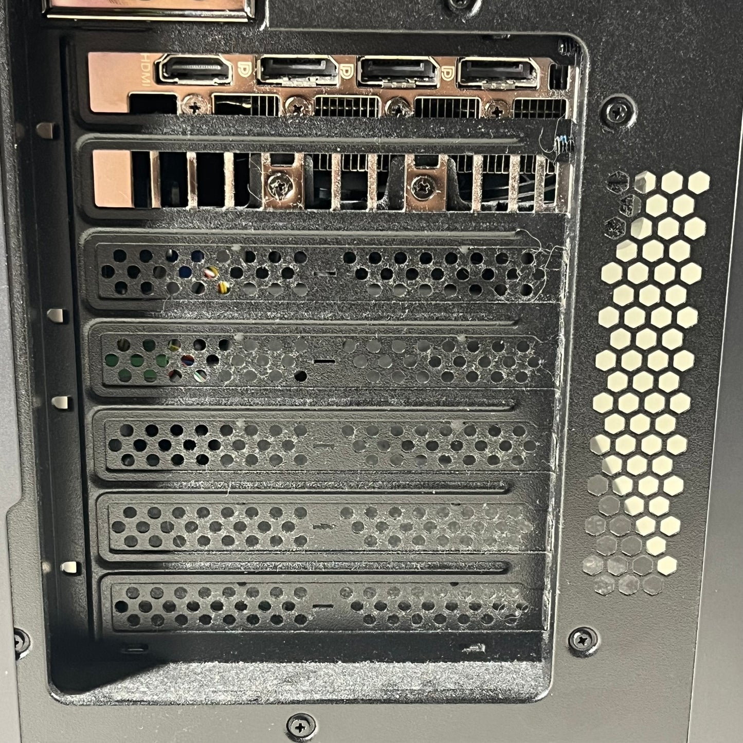 Asus ROG STRIX G16CHR i7-1400F 2.10GHz 32GB RAM ASUS GeForce RTX 4060 Ti