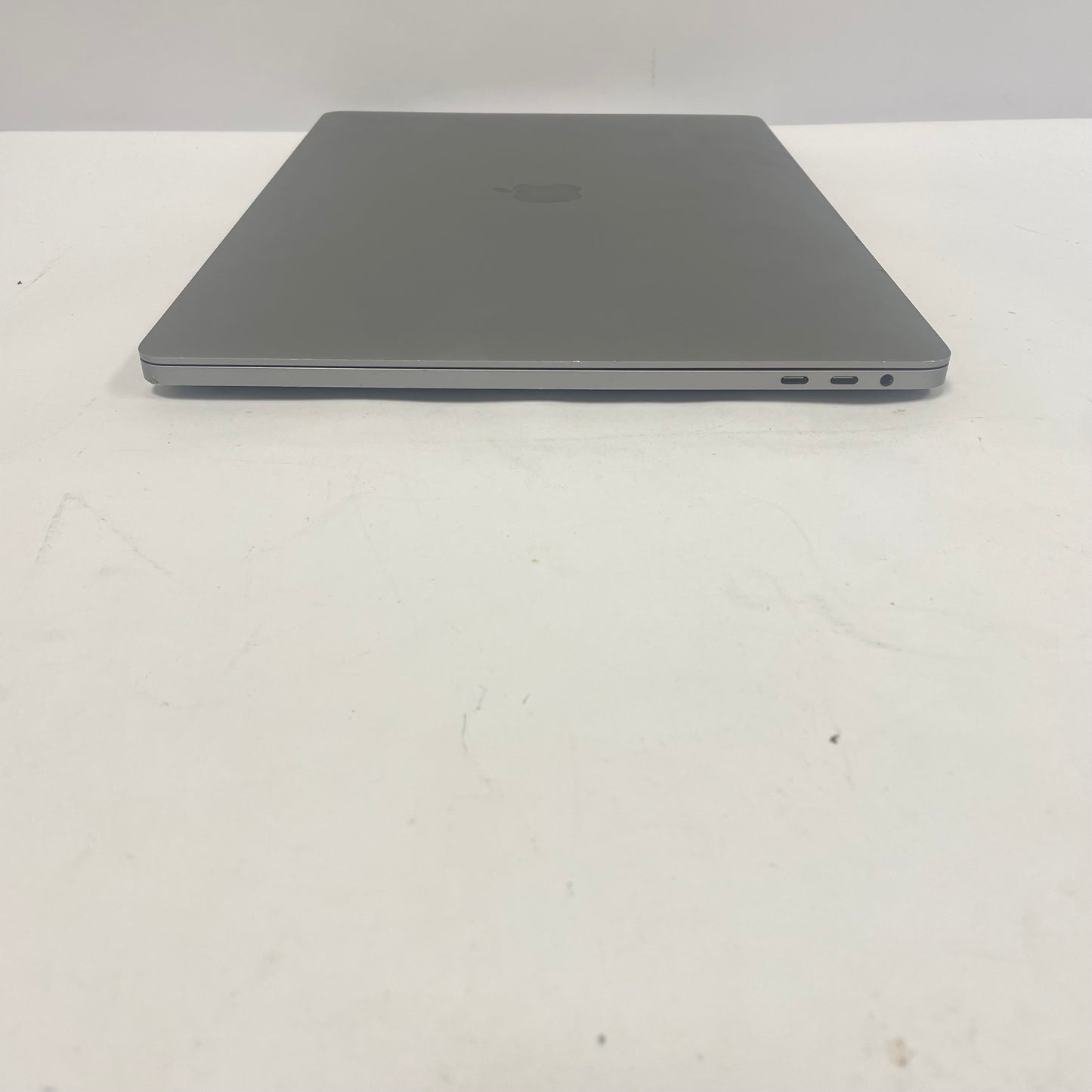 2019 Apple MacBook Pro 16" i7 2.6GHz 16GB RAM 512GB SSD Silver A2141