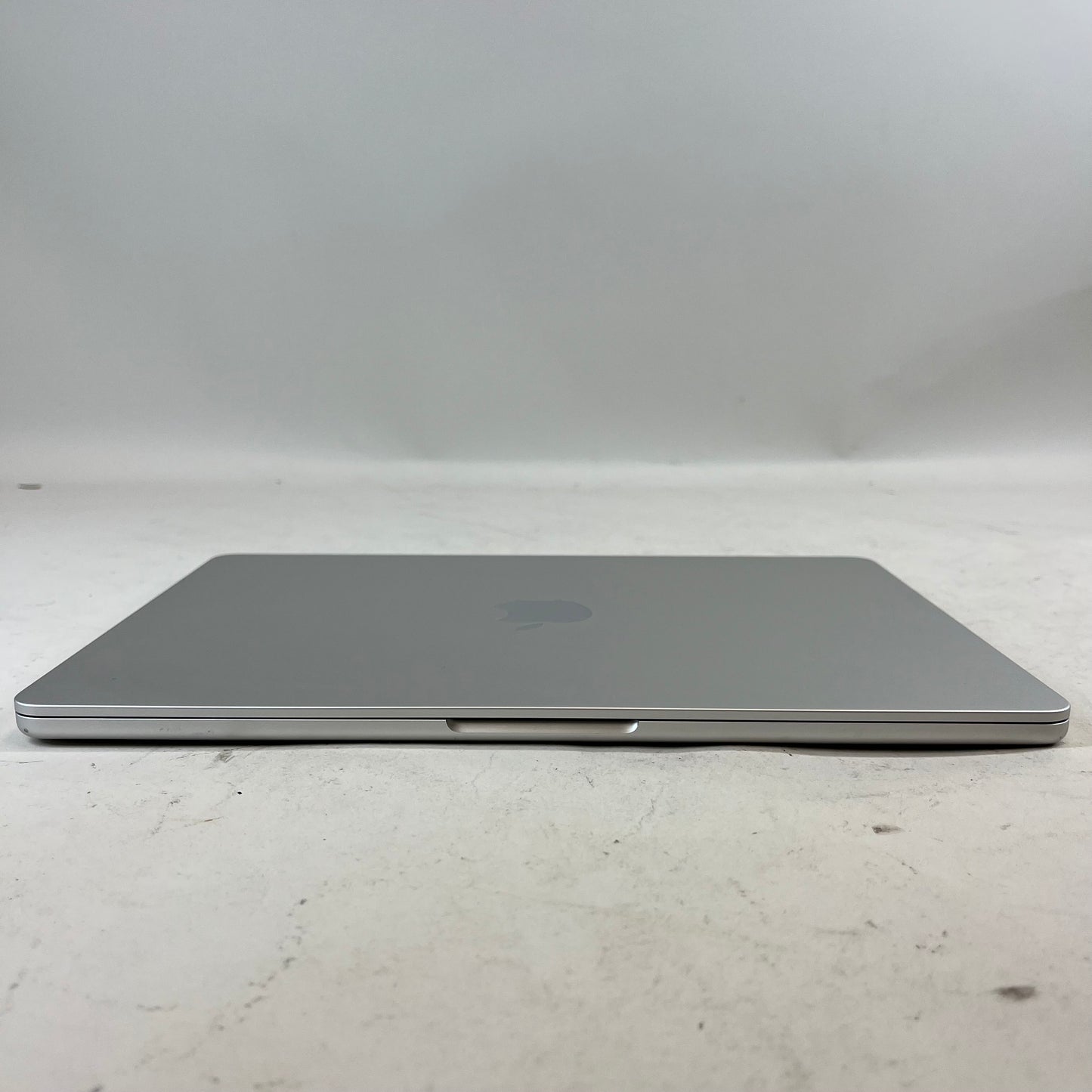 2022 Apple MacBook Air 13.6" M2 8C GPU 3.5GHz 8GB RAM 256GB SSD A2681