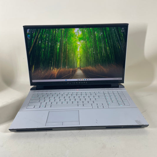 Alienware Area-51M R2 P38E 17.3" i7-10700k 3.8GHz 16GB RAM 1TB SSD 2070 Super