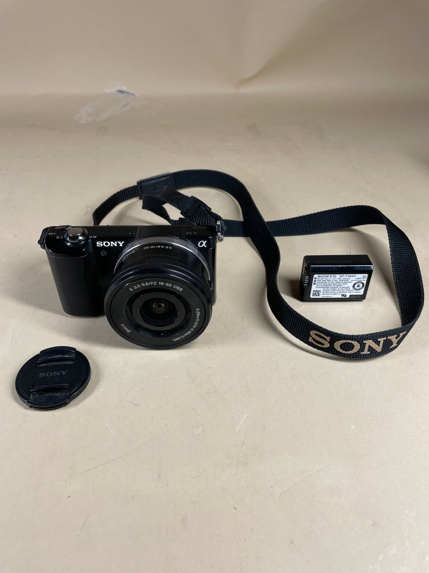 Sony Alpha A5000 20.1MP Compact Mirrorless Digital Camera 8319 Shutter Count With E 3.5-5.6/PZ 16-50 OSS