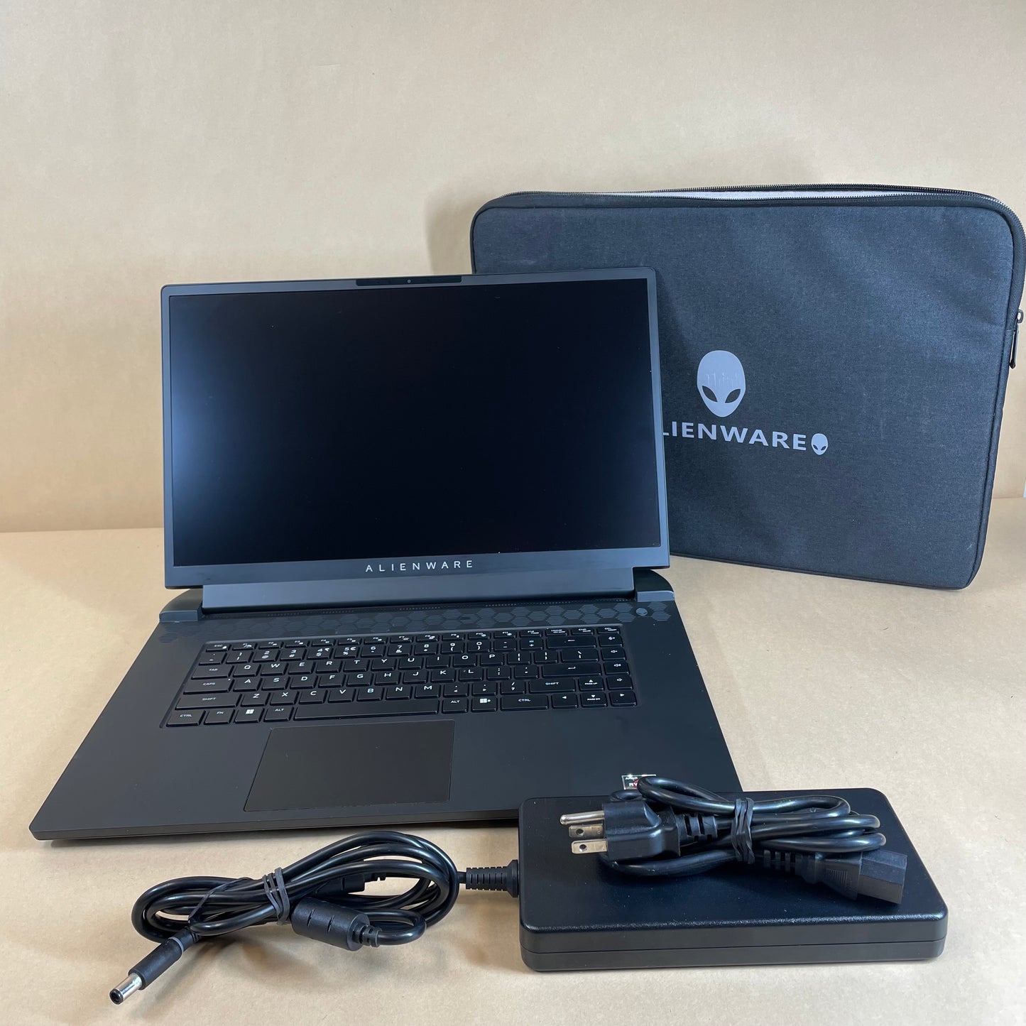 Alienware M17 R5 17" Ryzen 7 6800H 3.0GHz 16GB RAM 512GB SSD GeForce RTX 3060