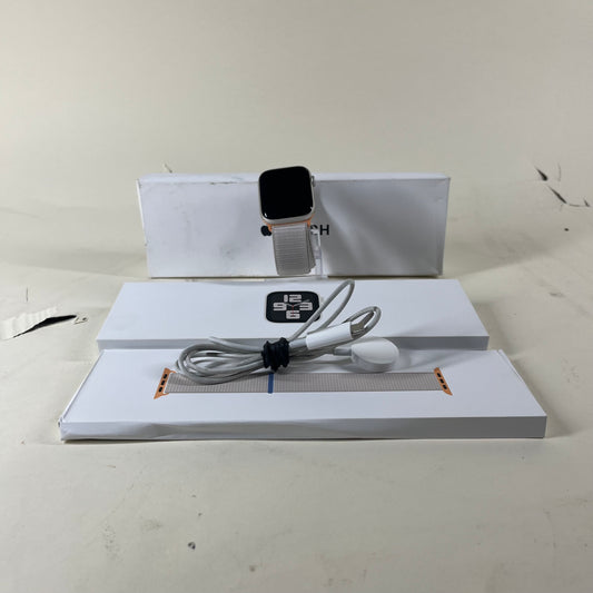 Unlocked Apple Watch SE 2nd Gen 44MM Starlight Aluminum Starlight Sport Band 