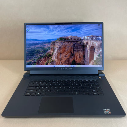 Alienware M17 R5 17" Ryzen 7 6800H 3.0GHz 16GB RAM 512GB SSD GeForce RTX 3060