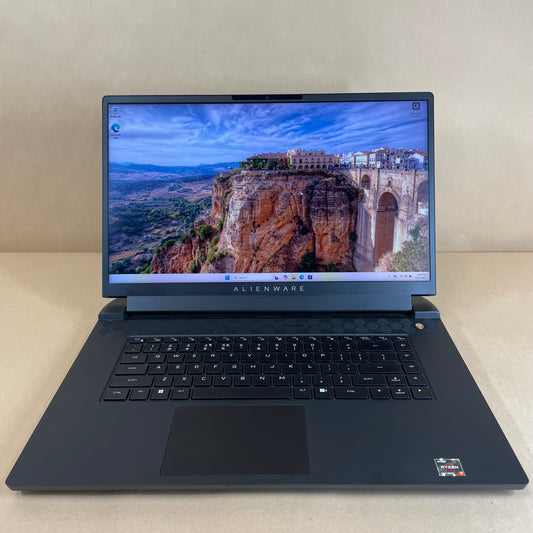 Alienware M17 R5 17" Ryzen 7 6800H 3.0GHz 16GB RAM 512GB SSD GeForce RTX 3060