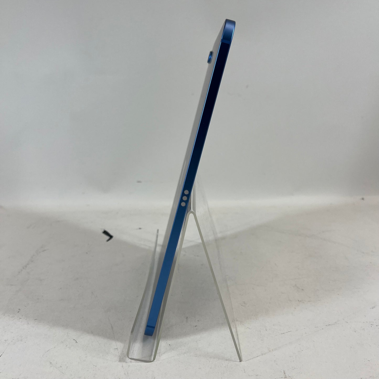 Unlocked Apple iPad 11" (A16) 128GB Blue MD7G4LL/A