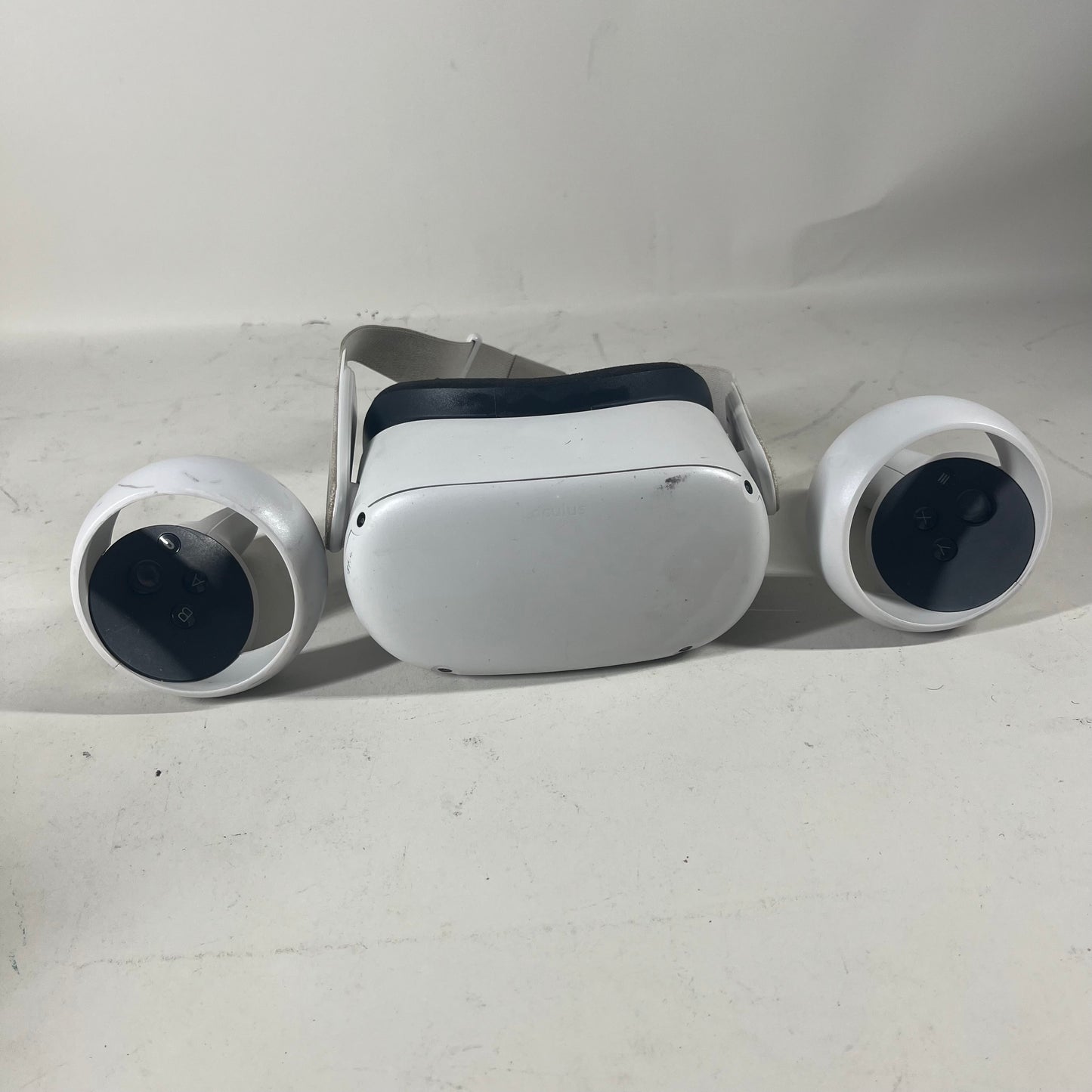 Meta Quest 2 128GB Standalone All-in-One VR Headset KW49CM