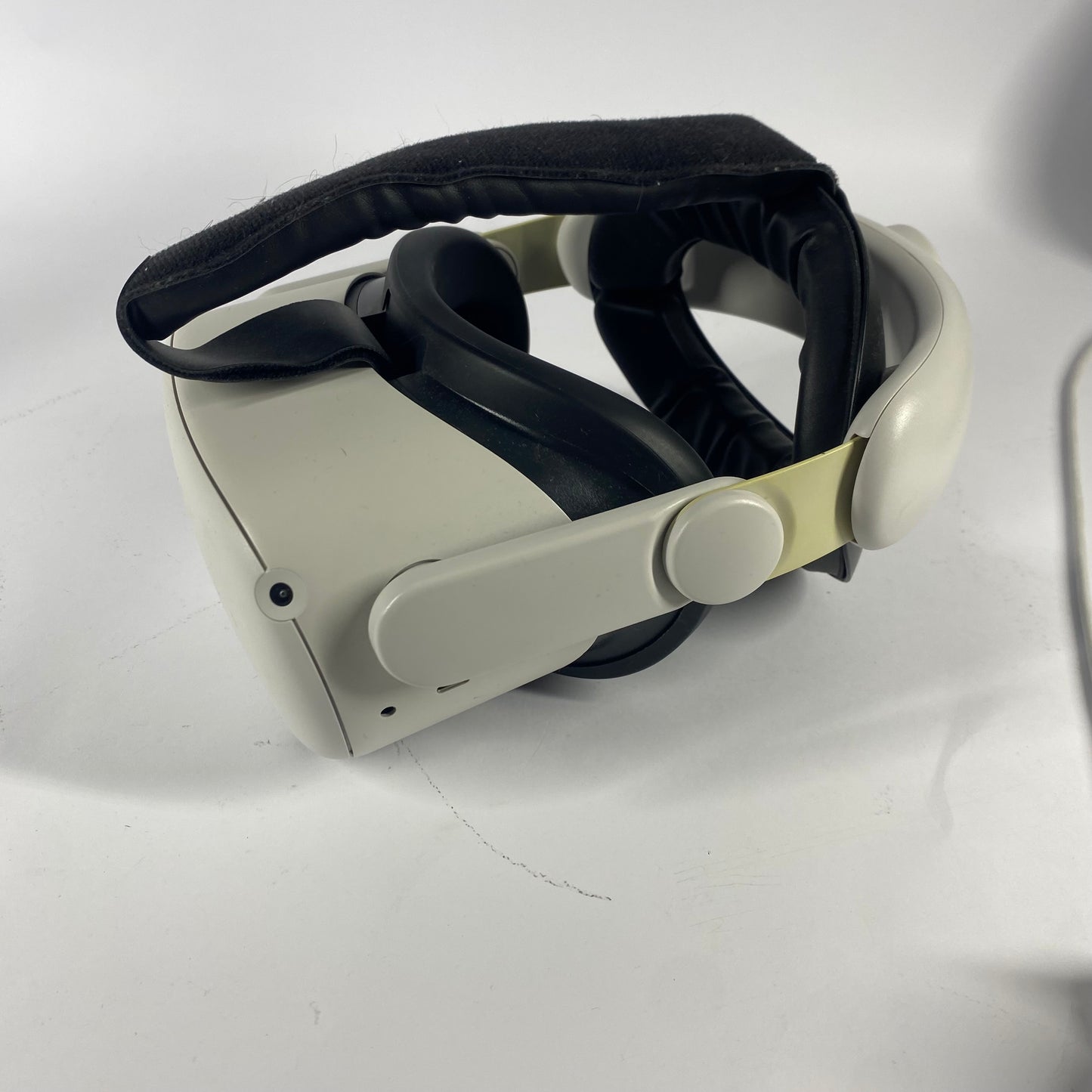 Oculus Quest 2 64GB Standalone All-in-One VR Headset KW49CM