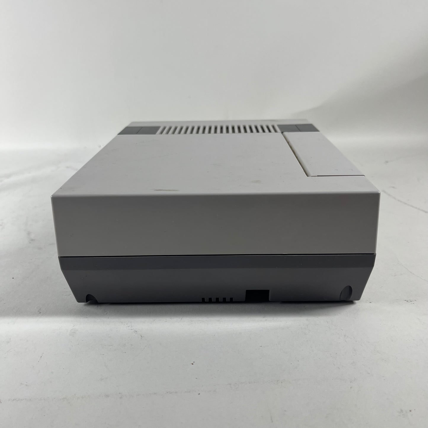 Nintendo Entertainment System NES Video Game Console NES-001 Gray