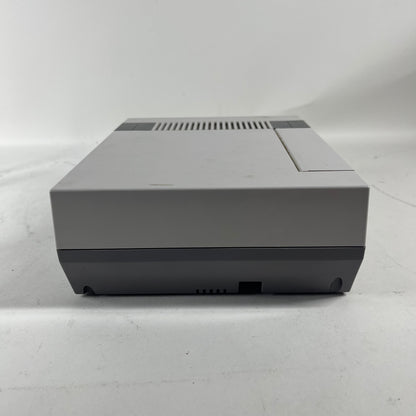 Nintendo Entertainment System NES Video Game Console NES-001 Gray