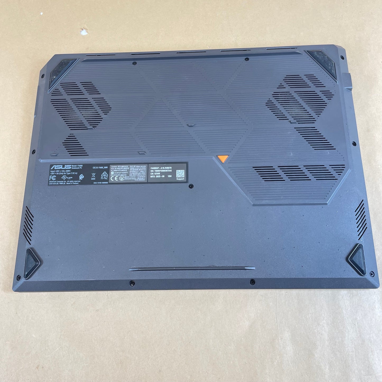 Asus TUF A16 FA608 16" Ryzen 9 270 4.0GHz 32GB RAM 1TB SSD GeForce RTX 5070