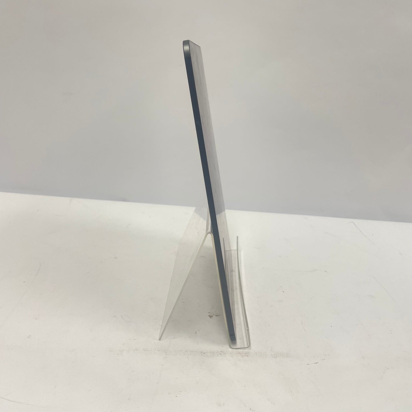 Factory Unlocked Apple iPad Pro 13" M5 256GB Space Black ME7W4LL/A