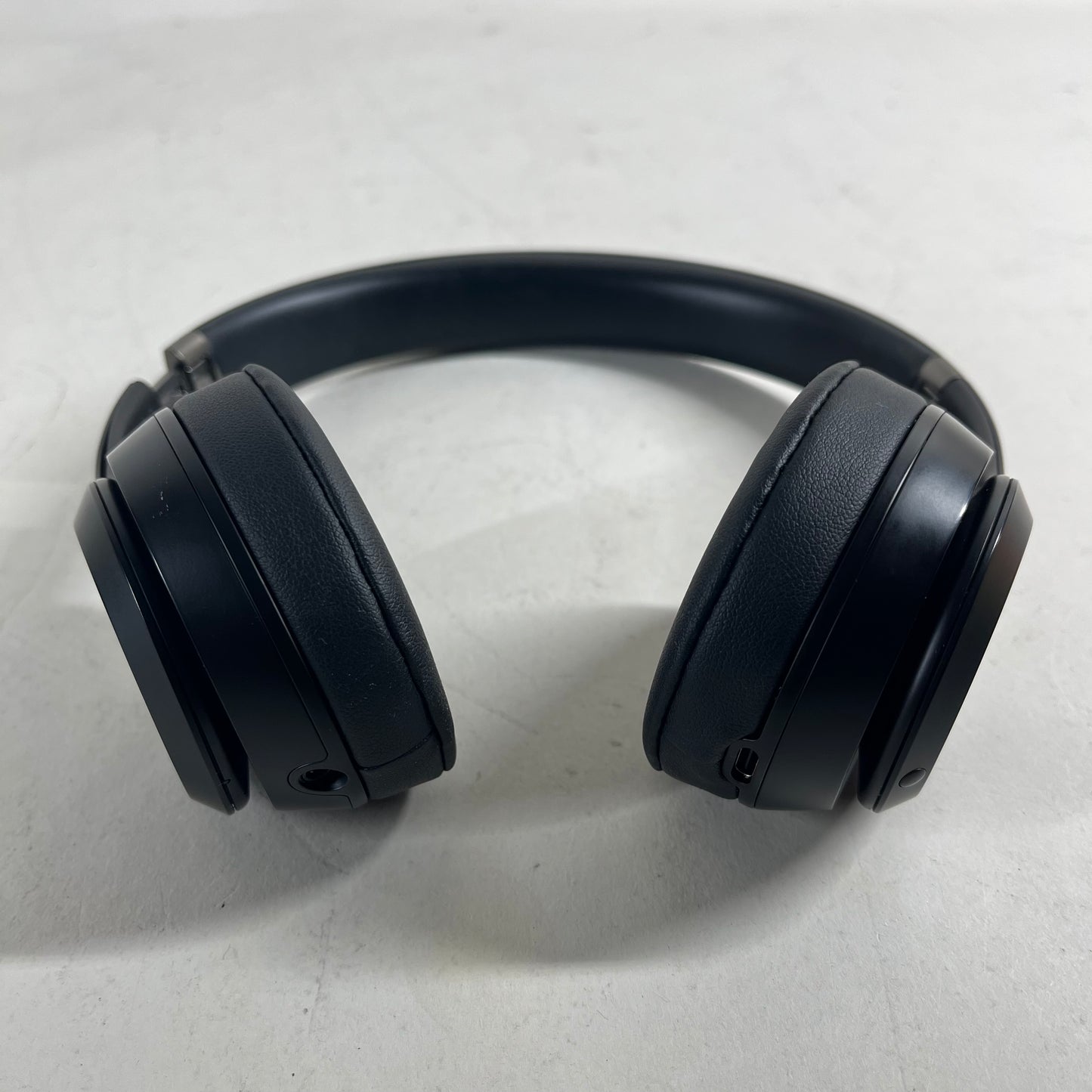 Beats solo 4 Wireless Over-Ear Bluetooth Headphones Black