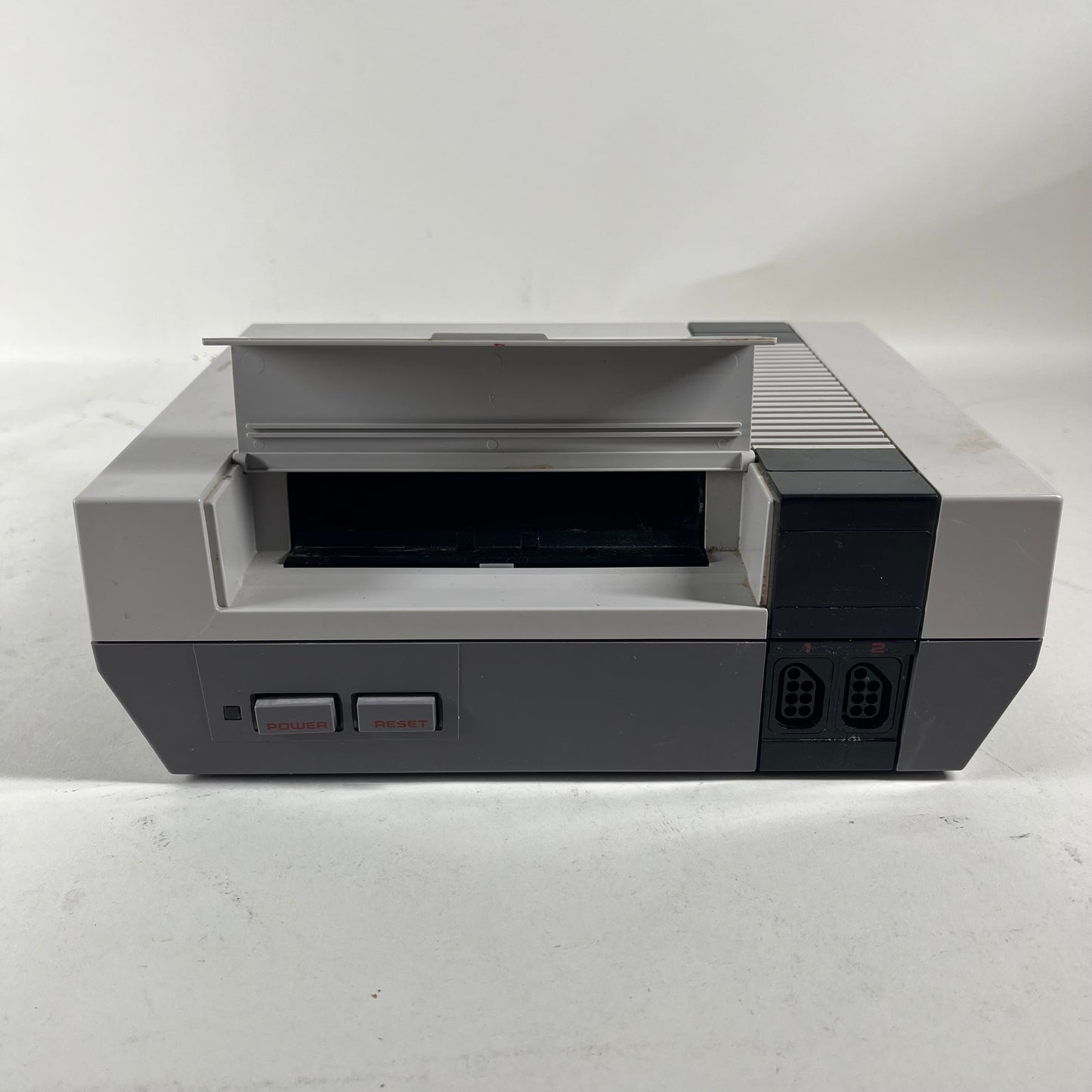 Nintendo Entertainment System NES Video Game Console NES-001 Gray