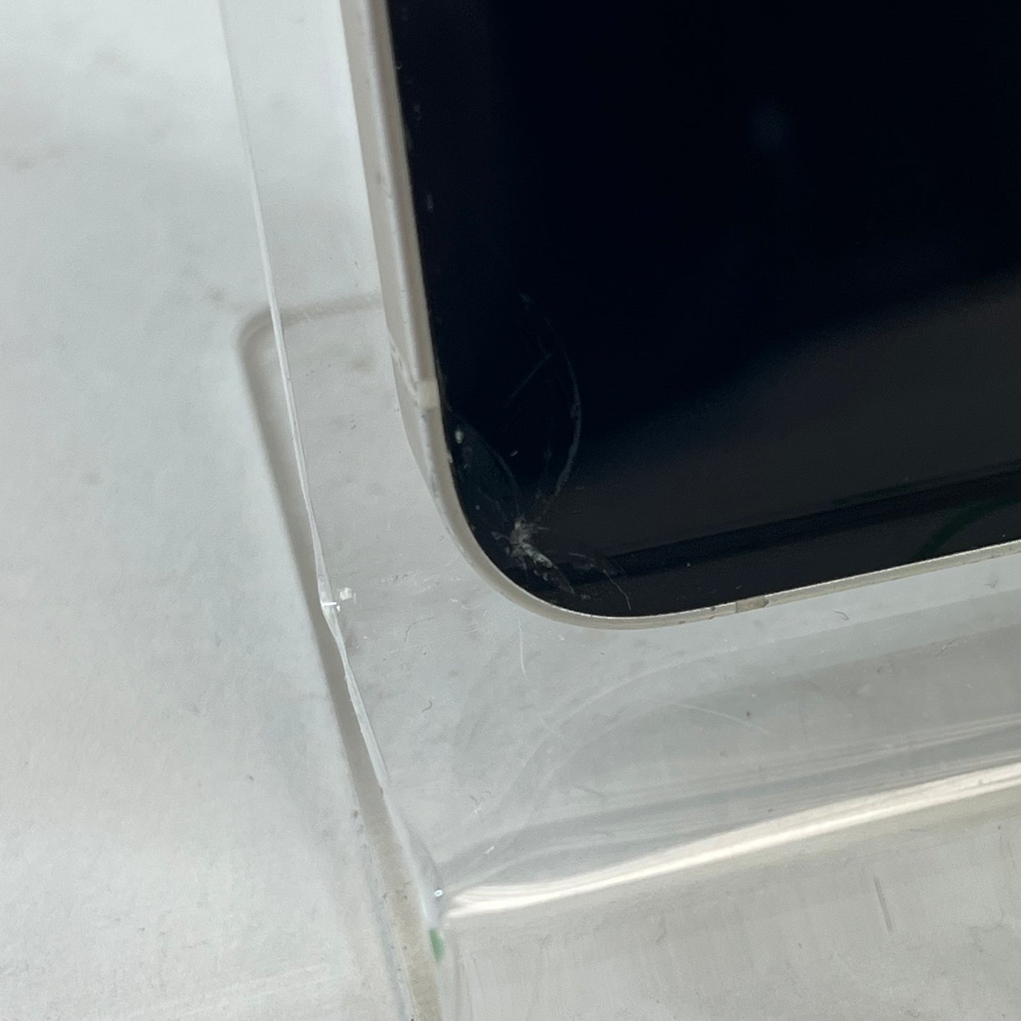 Unlocked Apple iPhone 14 128GB 26.1 Starlight MPUN3LL/A