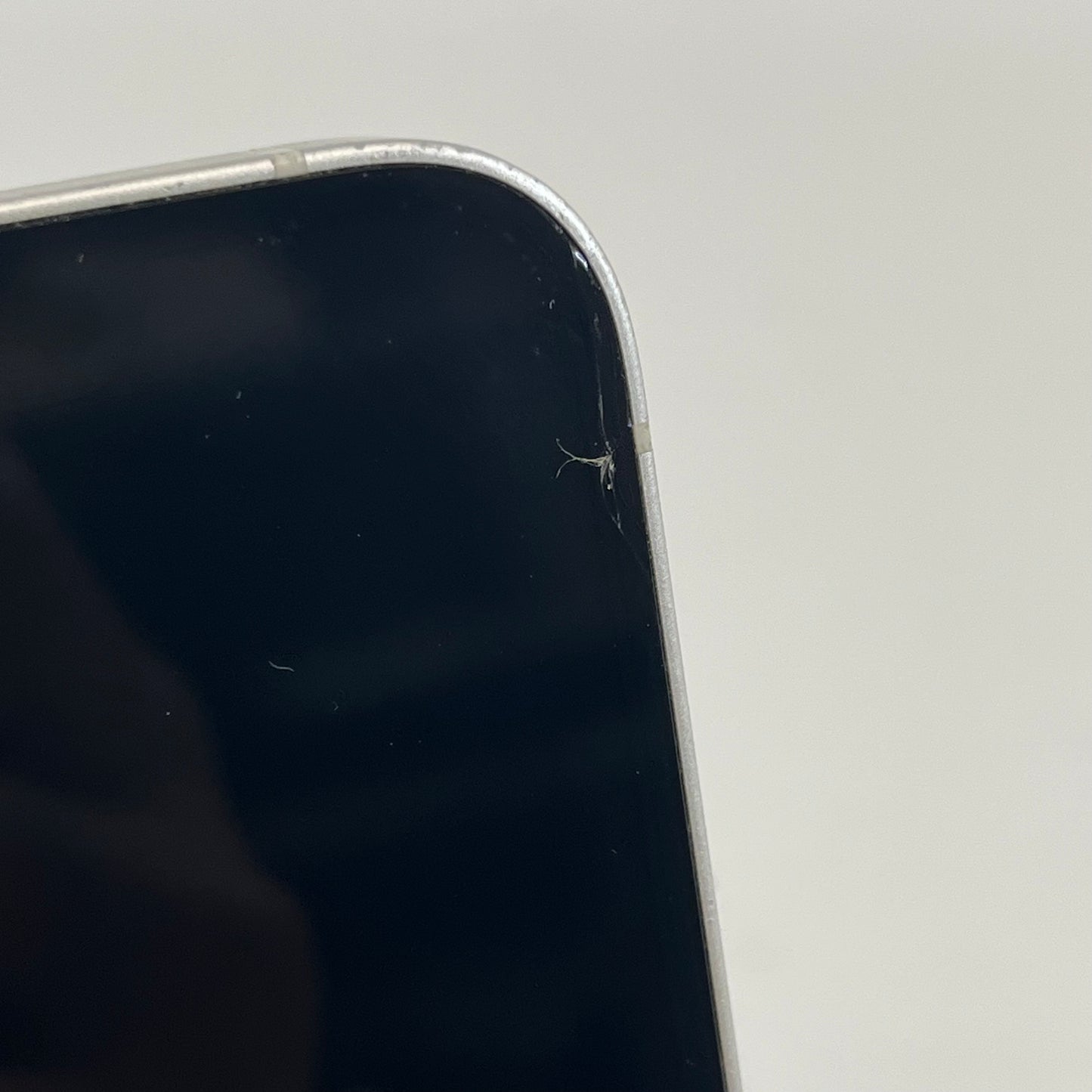 Unlocked Apple iPhone 14 128GB 26.1 Starlight MPUN3LL/A