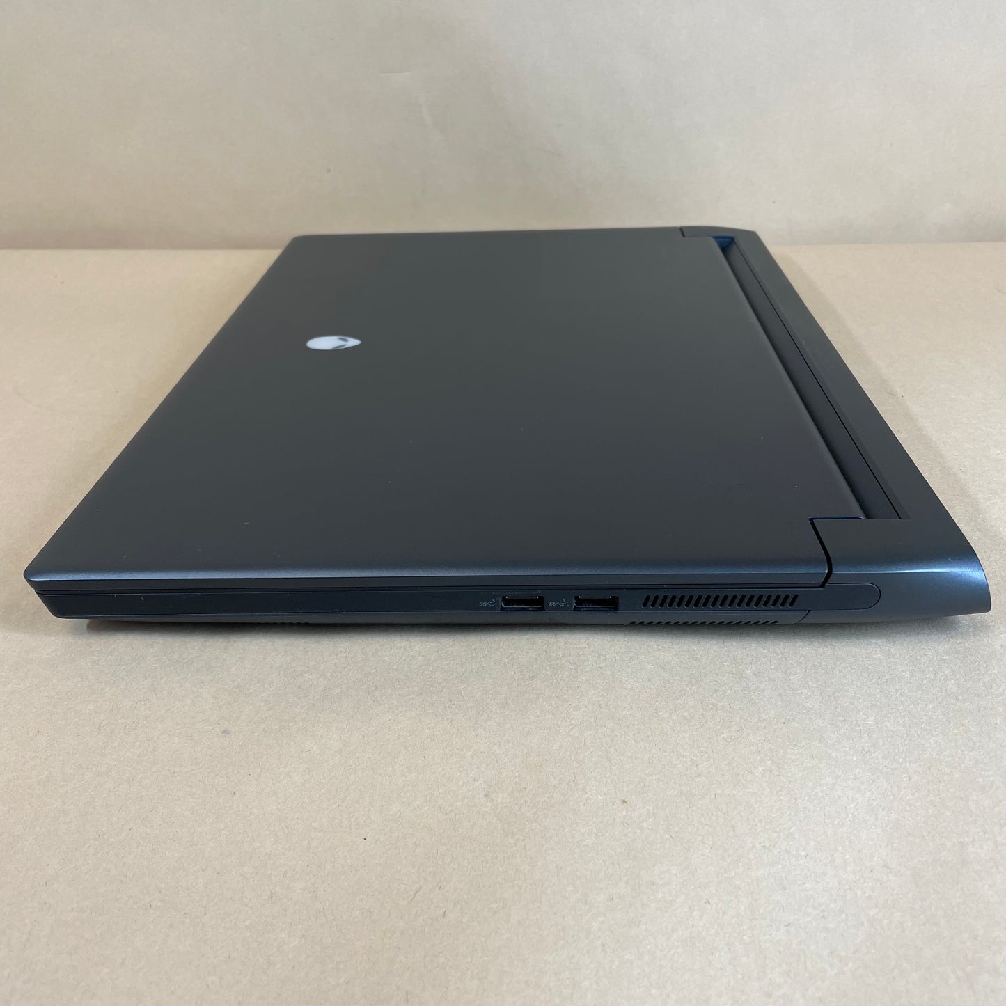 Alienware M17 R5 17" Ryzen 7 6800H 3.0GHz 16GB RAM 512GB SSD GeForce RTX 3060