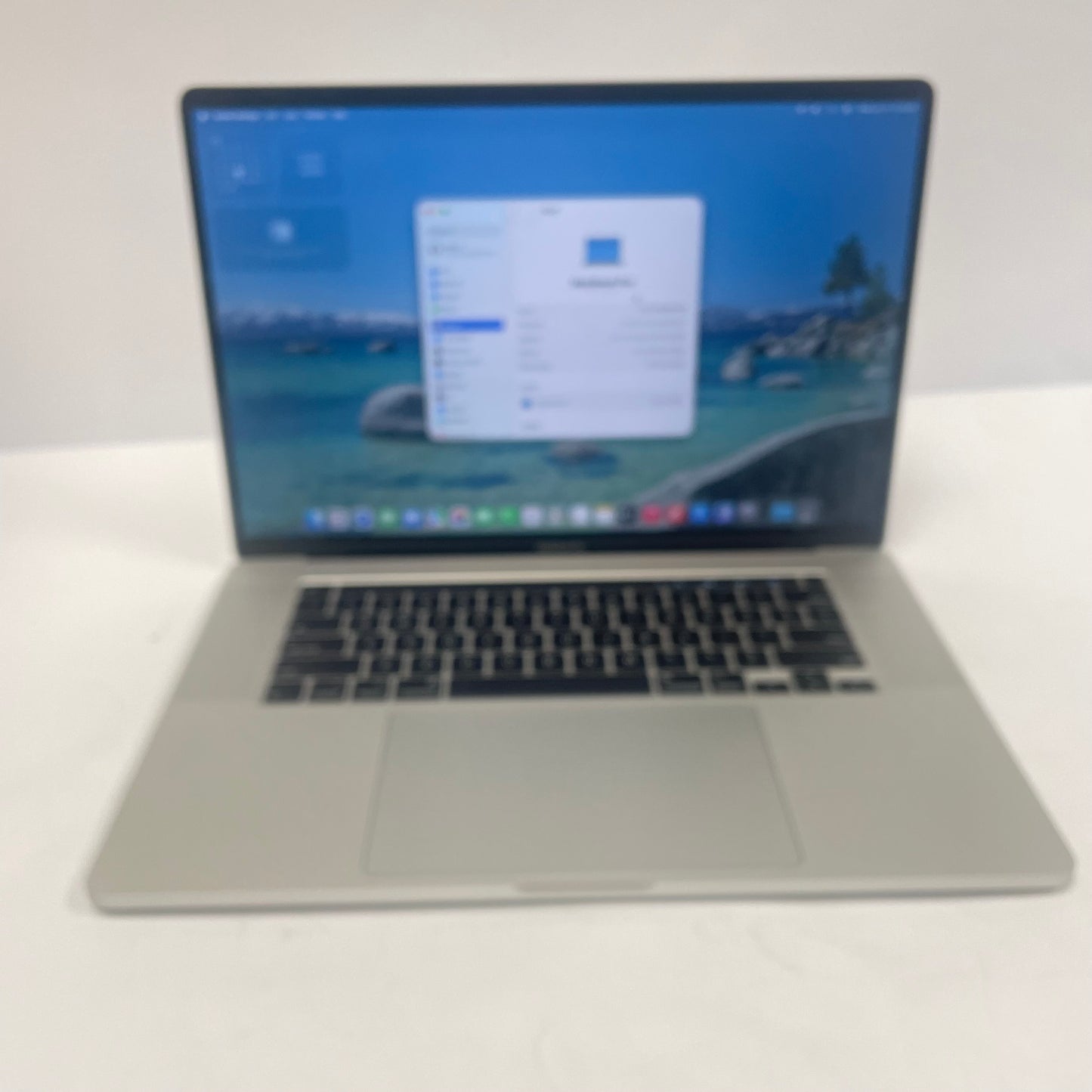 2019 Apple MacBook Pro 16" i7 2.6GHz 16GB RAM 512GB SSD Silver A2141