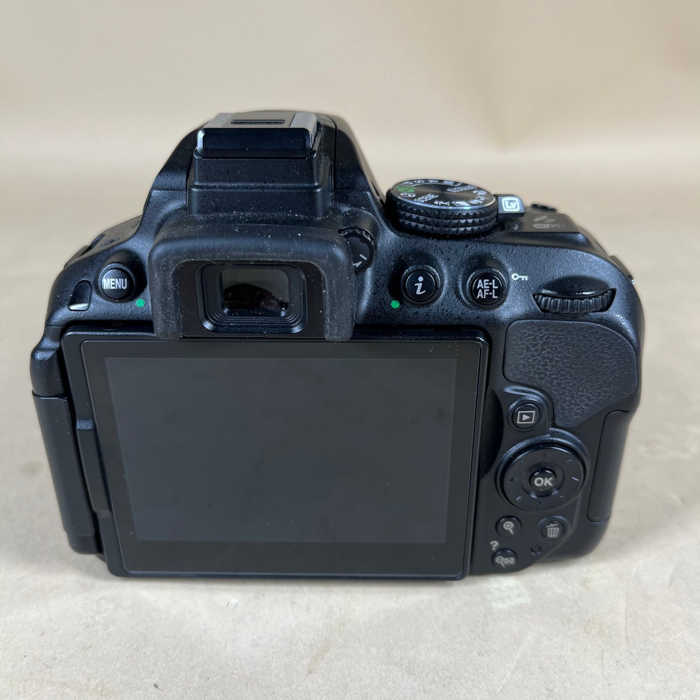 Nikon D5300 24.1MP DSLR Camera 1323 Shutter Count With Nikon 1855MM L